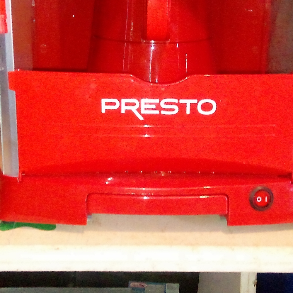 PRESTO POPCORN MAKER!!!! - Picture 6 of 13